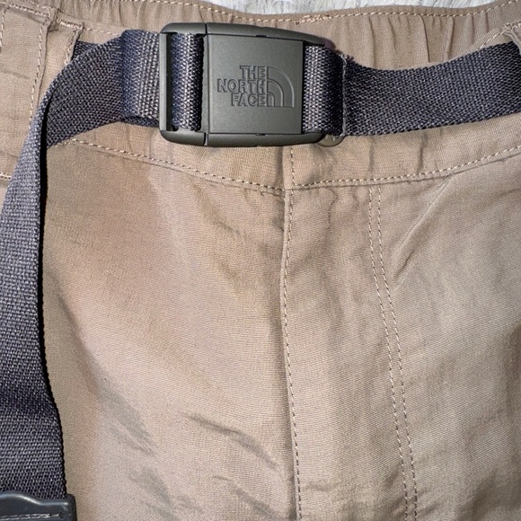 The North Face Greenish/Brown Cargo Adventure Shorts with an adjustable belt - Picture 2 of 4